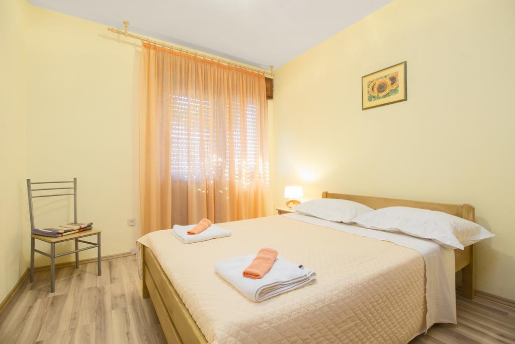 Apartment Neven Rogoznica  Bilik gambar